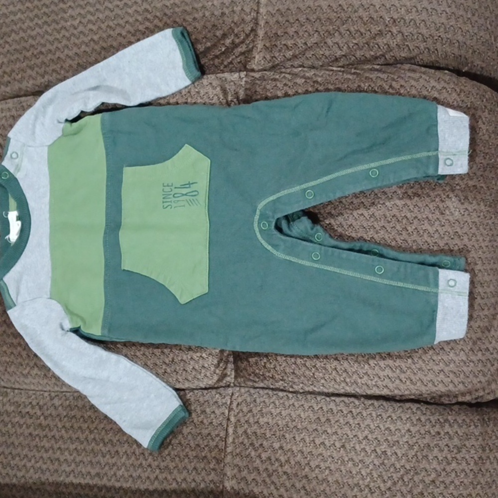 Burts Bees 0-3 month romper